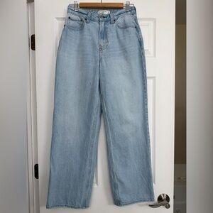 Abercrombie & Fitch High Rise Loose Jeans